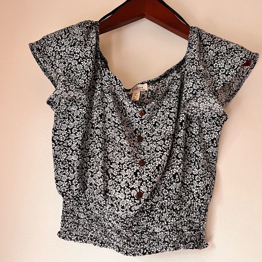 Monteau, Size: XL, Black and White